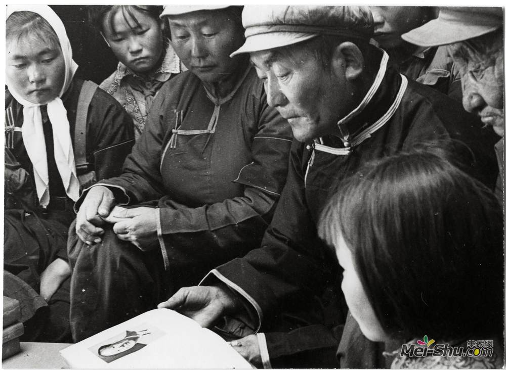 《内蒙牧民的怀念》吴印咸摄影作品欣赏